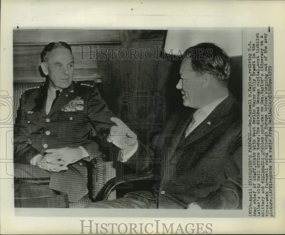 1959 Press Photo Gen. Maxwell Taylor chats with West Berlin Mayor Willy Brandt