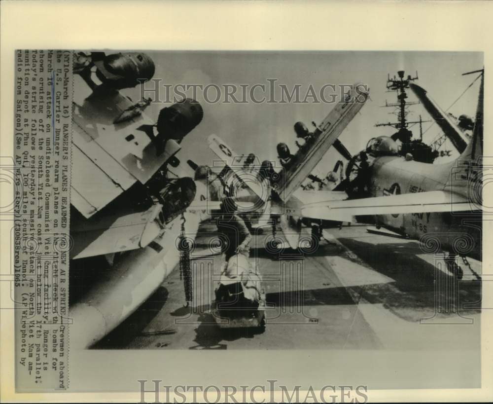 1965 Press Photo USS Ranger Crew readies planes for attack on Viet Cong; Vietnam