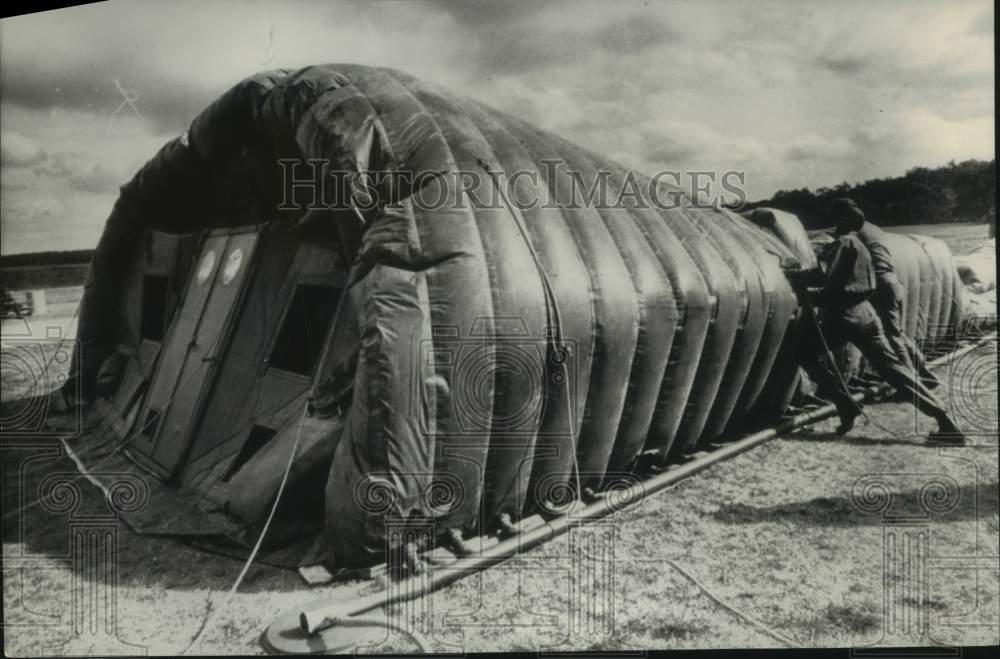 1965 Press Photo Field hospital in a box, inflated at Brooke Army Hospital, TX