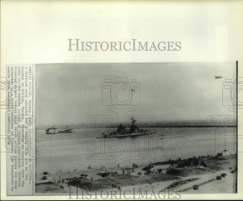 1974 Press Photo Turkish warship waits in Mersin harbor; Greek's Cyprus invasion
