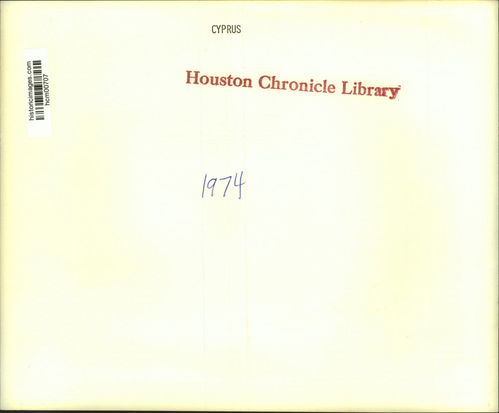 1974 Press Photo Turkish paratrooper gets warm welcome; invasion of Cyprus