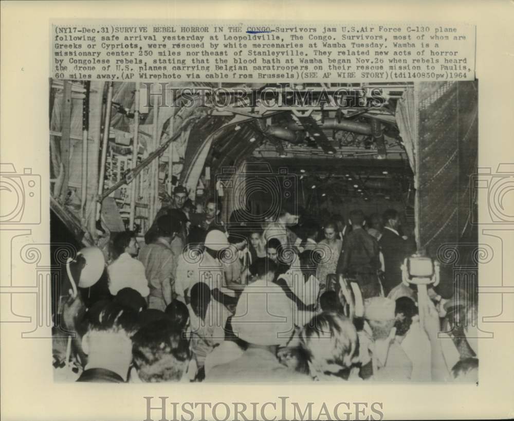 1964 Press Photo Group survive rebel horror in The Congo; safe at Leopoldville