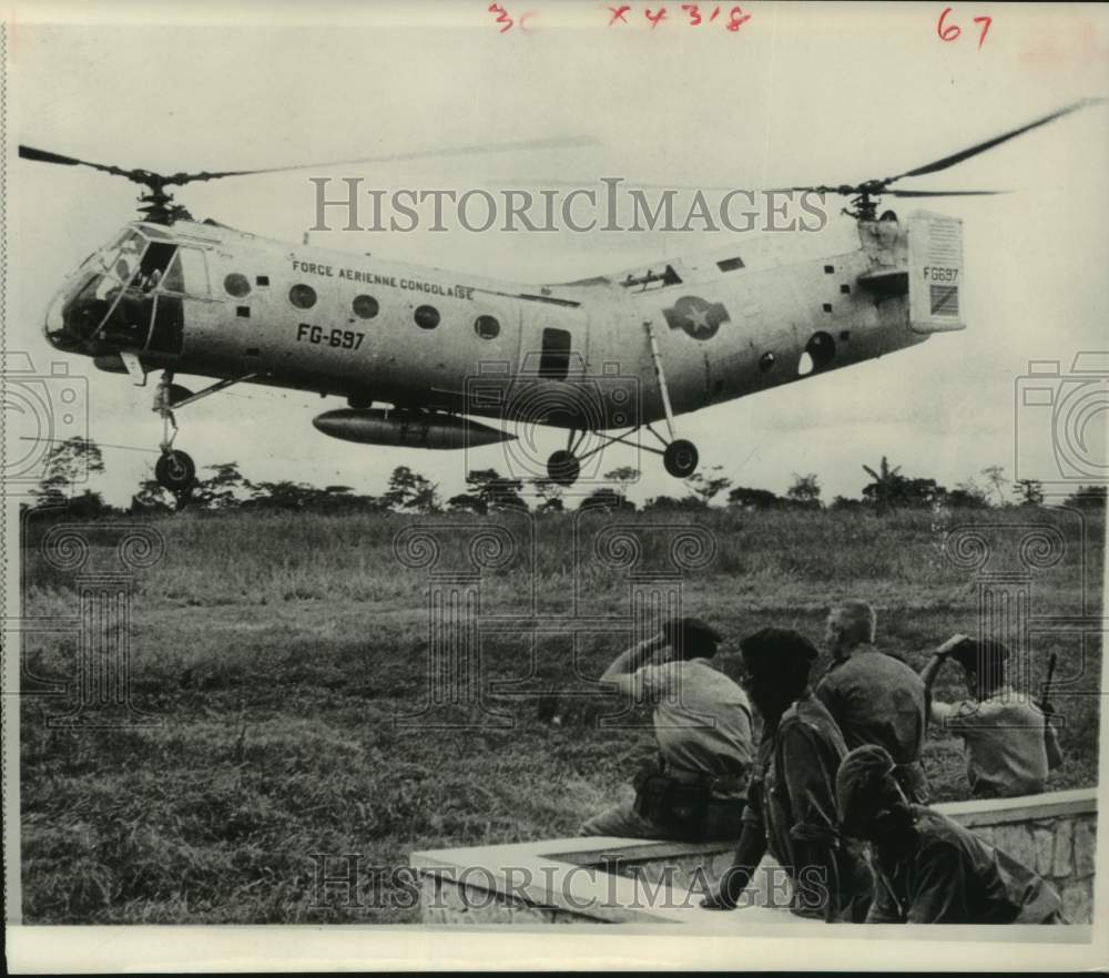 1964 Press Photo US helicopter carries supplies for troops at Kindu, The Congo