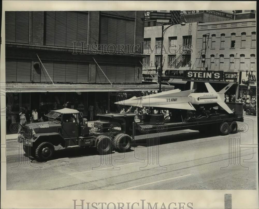 1960 Press Photo US Army rocket pulled in Armed Forces Day parade - Houston