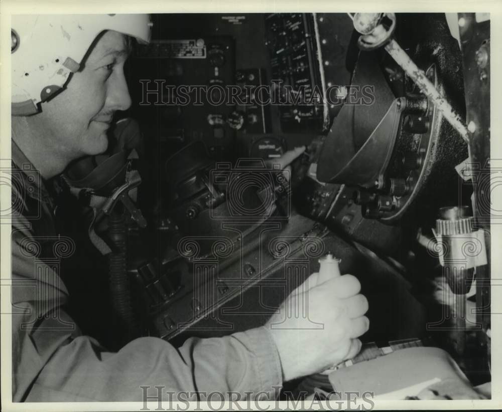 1963 Press Photo Maj. Kenneth Owens, radar-navigator at Bergstrom AFB, Texas