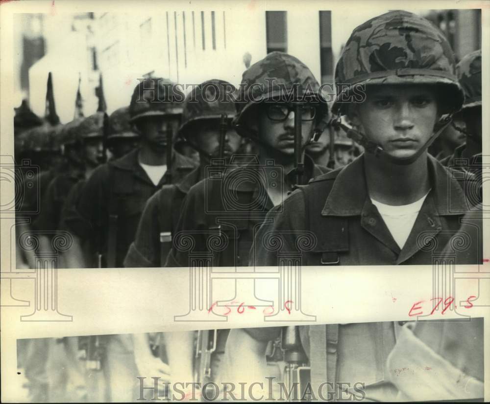 1971 Press Photo Ft. Polk infantrymen march in Houston's Armed Forces Day parade
