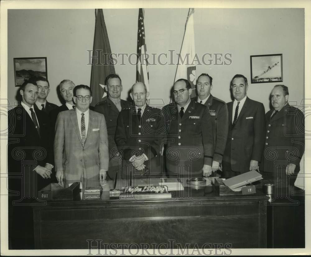 1959 Press Photo Houston Armed Forces Day Committee meet with Maj. Gen. Griffing