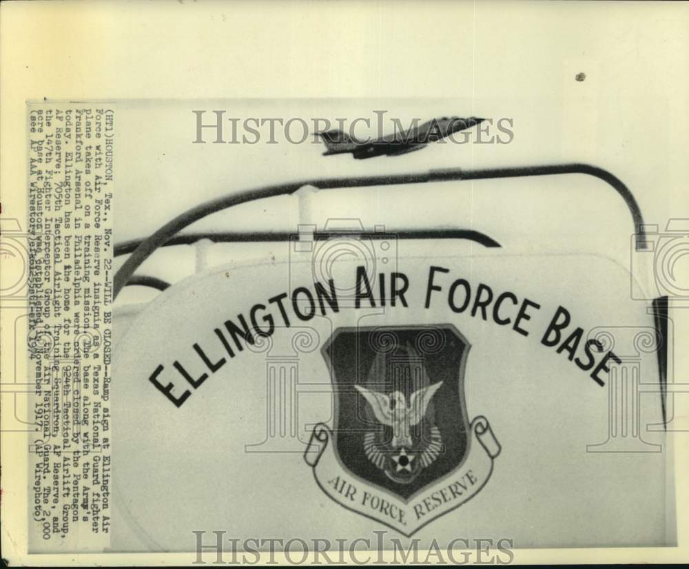 1974 Press Photo Ramp sign at Ellington AFB with Air Force Reserve insignia - TX
