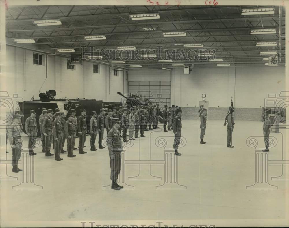 1961 Press Photo Men of Company B, 1st Battle Grp, 143rd; Hulen Armory, Houston