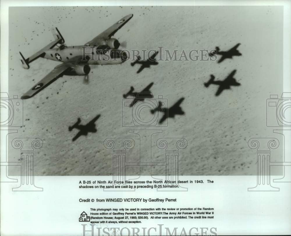1943 Press Photo B-52 of Ninth Air Force flies over North African desert
