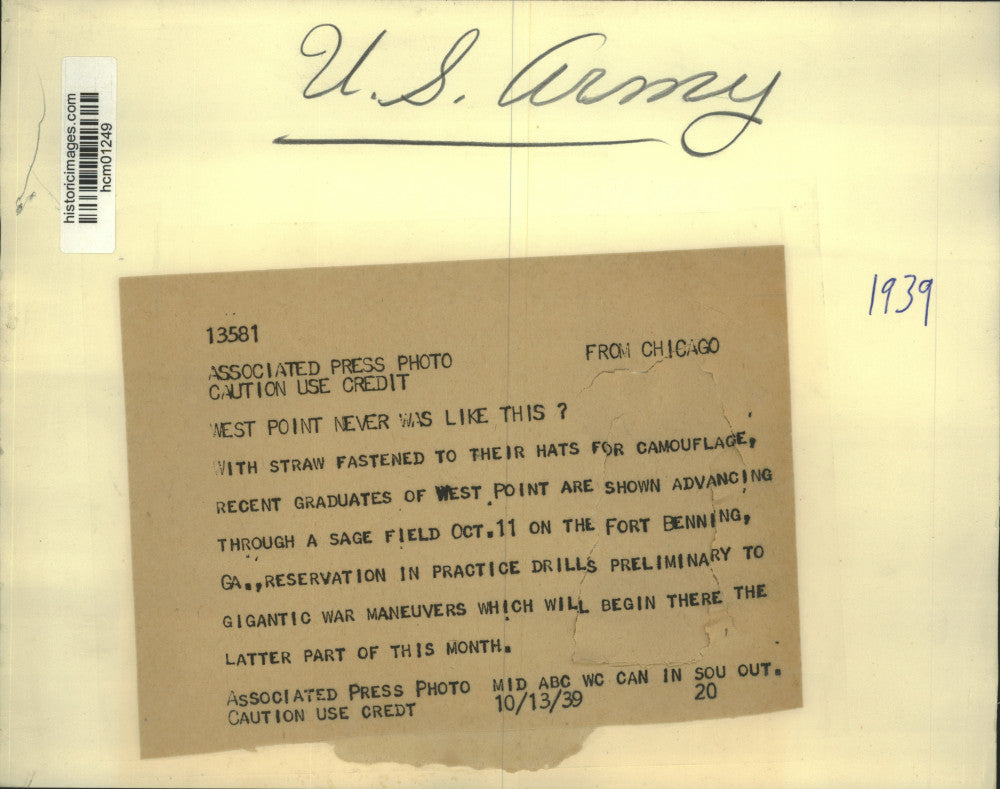 1939 Press Photo West Point grads advance through sage field - Ft. Benning, GA