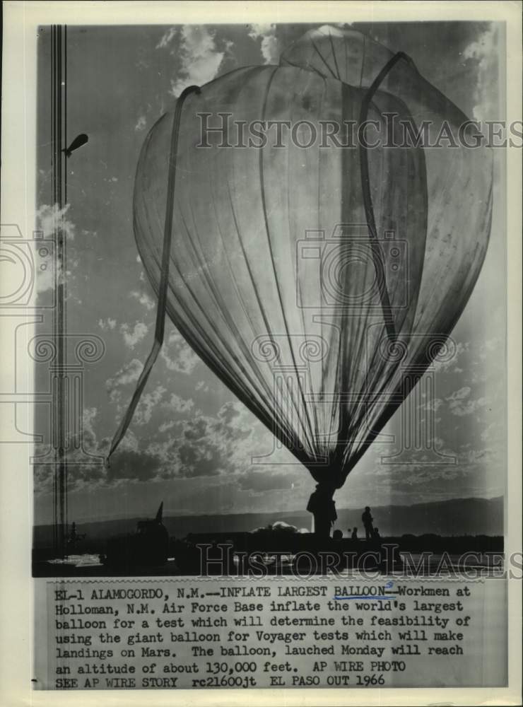1966 Press Photo Largest balloon inflated at Holloman Air Force Base, New Mexico