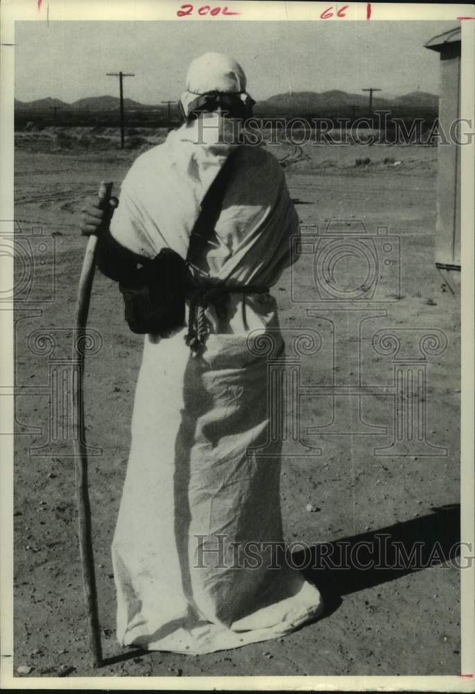 1975 Press Photo Army Green Beret dressed as sheik - hcm01369