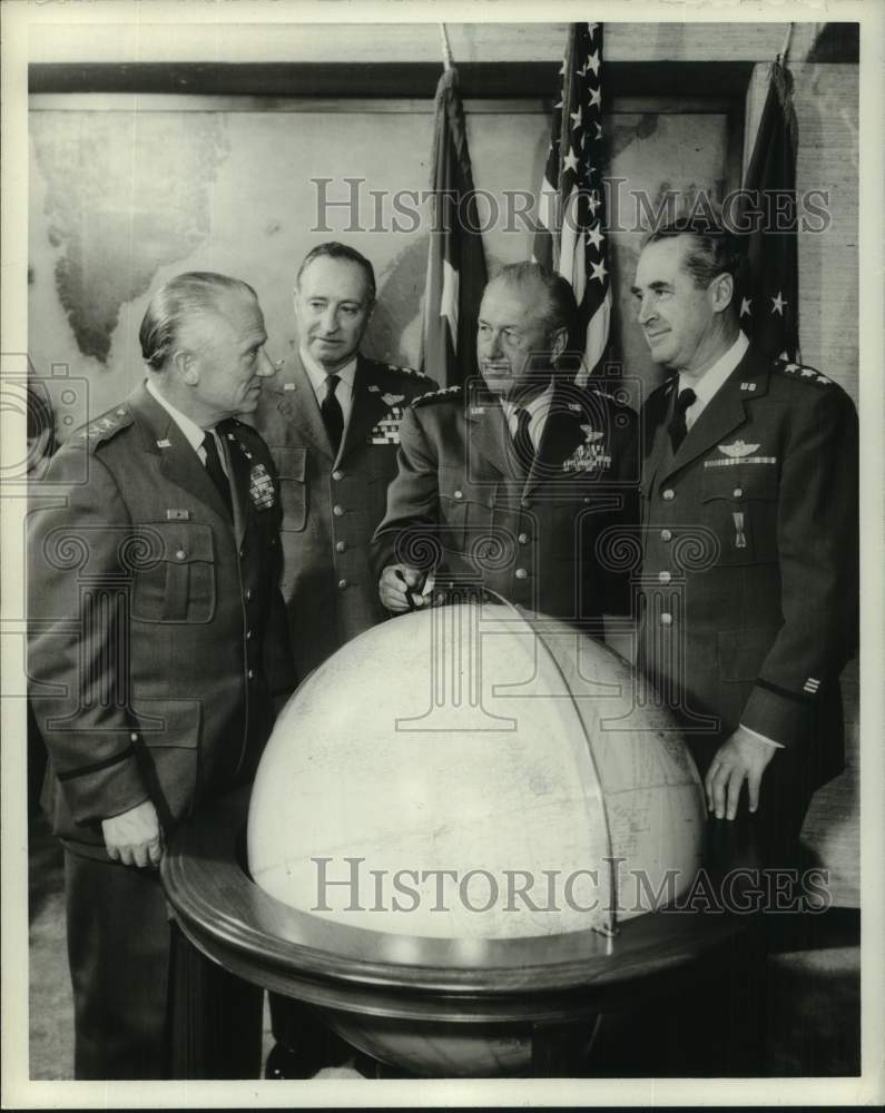 1971 Press Photo United States Air Force officers of 544th ASTW SAC - hcm01375