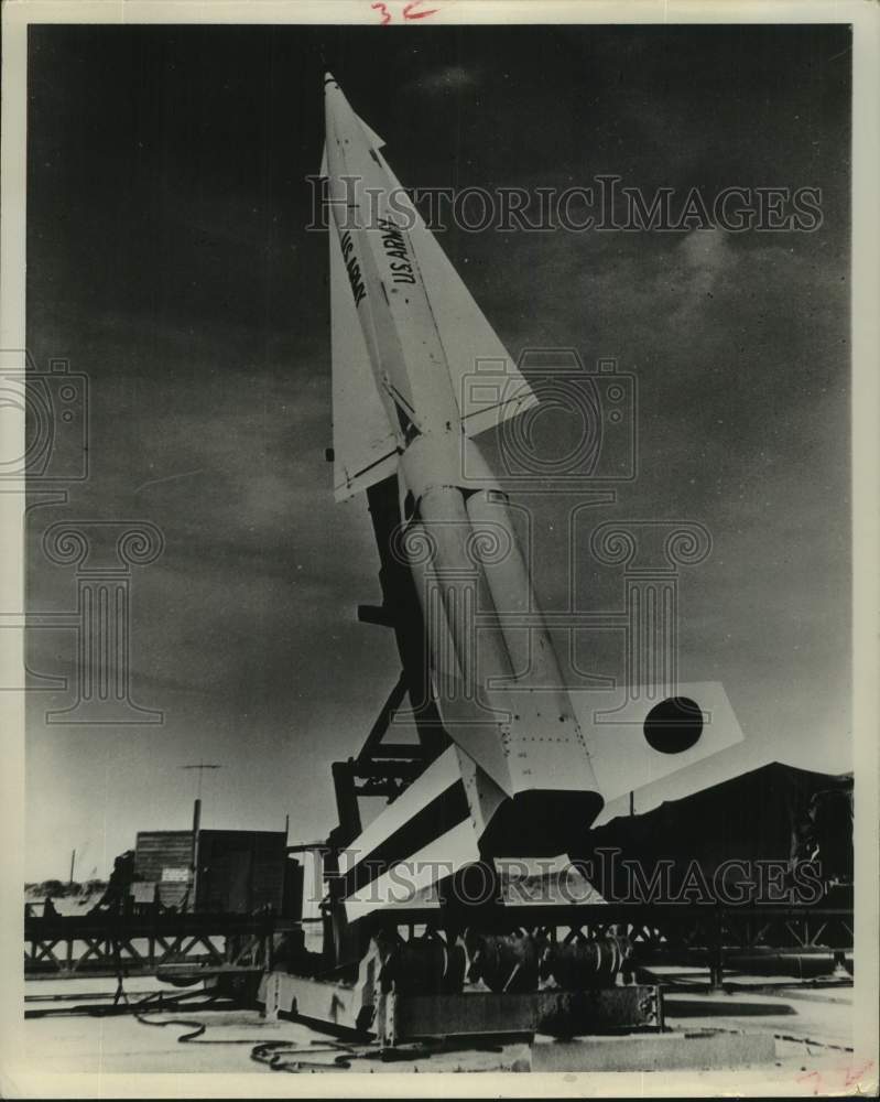 1958 Press Photo U.S. Army Hercules rocket aimed at sky - hcm01377