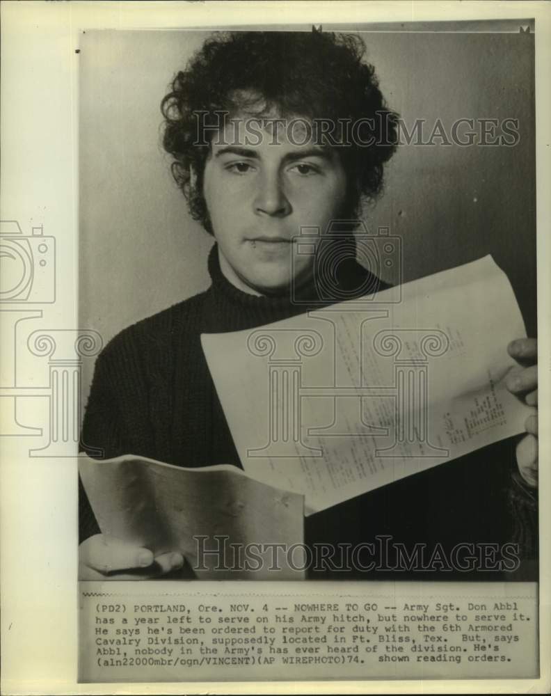 1974 Press Photo Army Sgt. Don Abbl readers his orders; 6th Armored Cavalry, TX