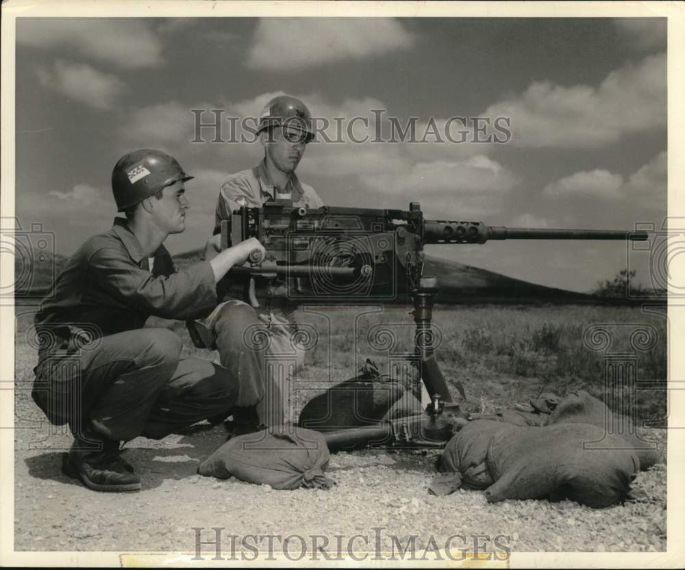 1957 Press Photo Pvt. Bruce Black & Sp-3 John Strickland of TX National Guard