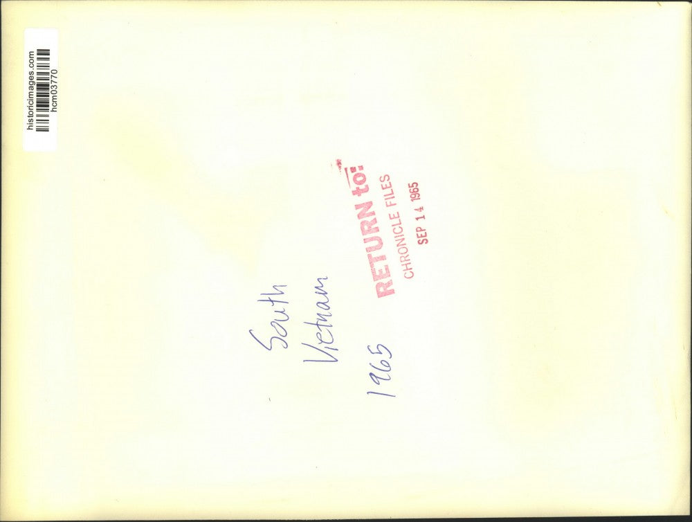 1965 Press Photo Marines at Evacuation Area Near Van Tuong, South Vietnam