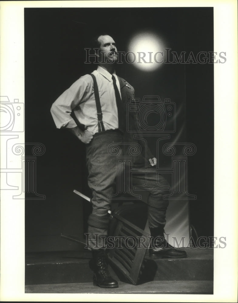 1988 Press Photo Jeff Galligan is &quot;Billy Bishop&quot; at the Chocolate Bayon Theater.- Historic Images