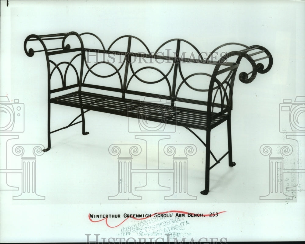 1990 Press Photo Winterthur Greenwich Scroll Arm Bench. - hcp03059- Historic Images