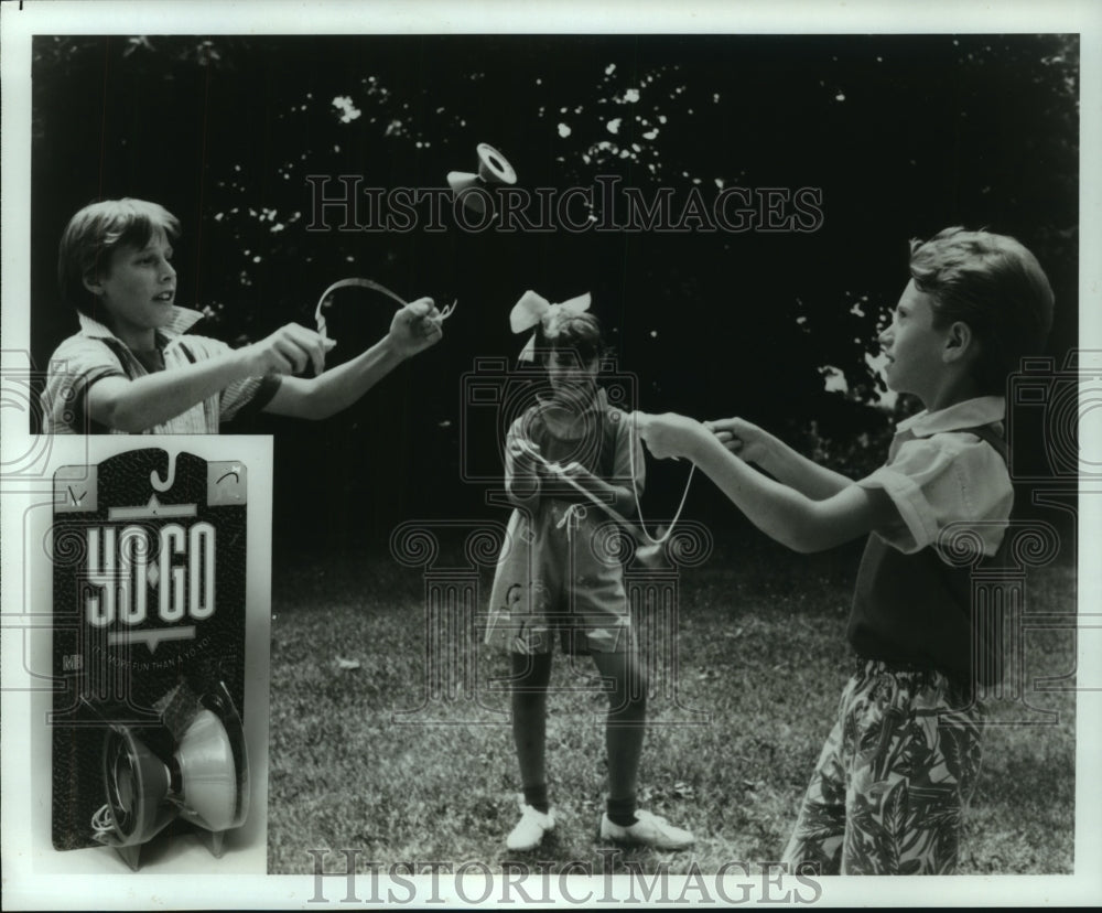 1989 Press Photo &quot;Yo-Go&quot; - hcp03069- Historic Images