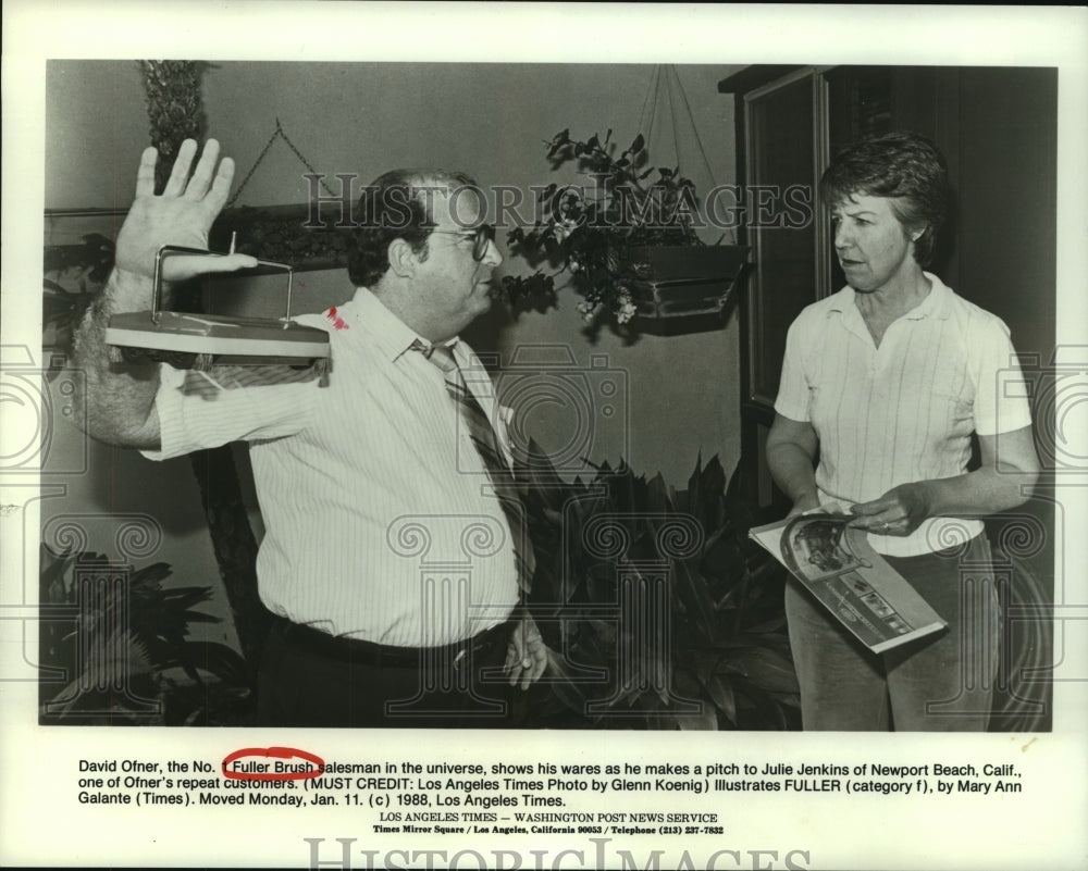 1988 Press Photo David Ofner of Fuller Brush &amp; Julie Jenkins in Newport Beach.- Historic Images