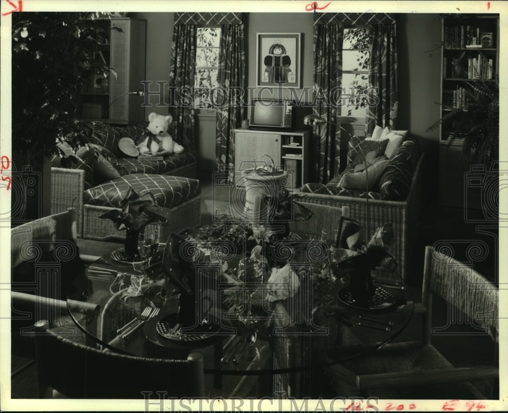 1981 Press Photo Dining table, chairs and floor lamps. - hcp03139- Historic Images