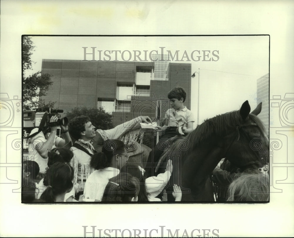 1986 Press Photo Denton Yockey as Sam Houston in &quot;Lone Star&quot;, Galveston Texas- Historic Images