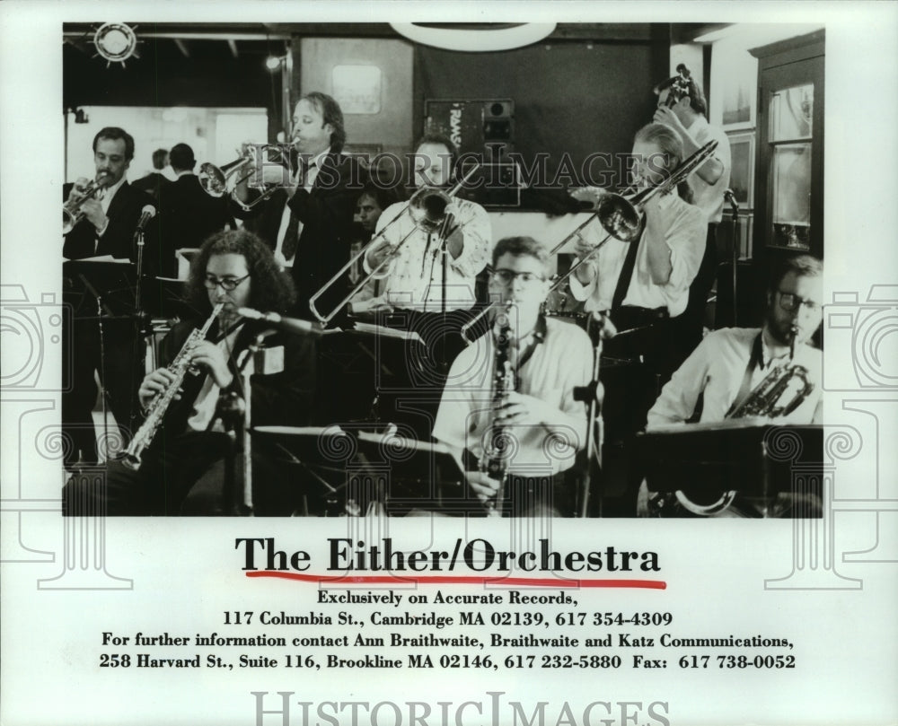 1991 Press Photo The Either/Orchestra of Accurate Records Performing Music- Historic Images