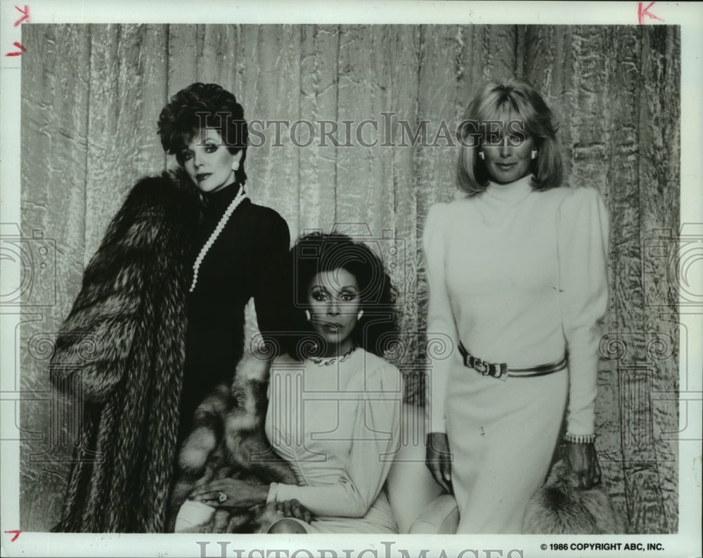 1986 Press Photo Joan Collins, Diahann Carroll &amp; Linda Evans of &quot;Dynasty&quot;.- Historic Images