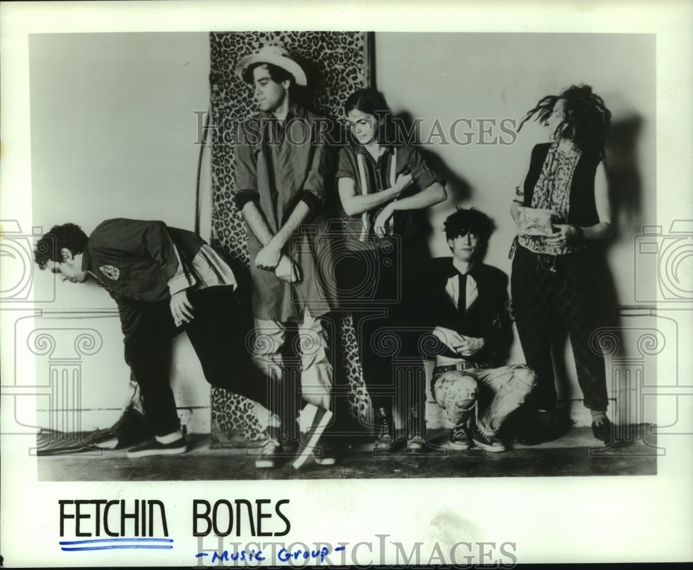 1986 Press Photo &quot;Fetchin Bones&quot; Music Group - hcp03588- Historic Images