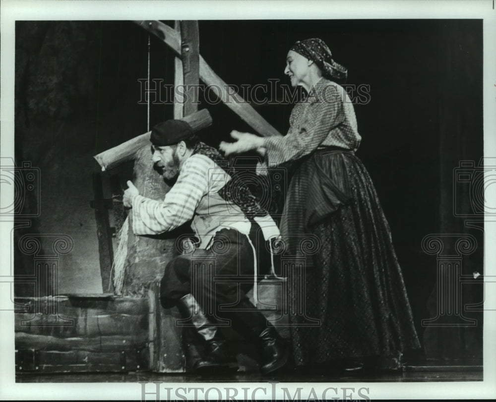 1987 Press Photo National Touring Company&#39;s &quot;Fiddler on the Roof&quot; Play Scene- Historic Images