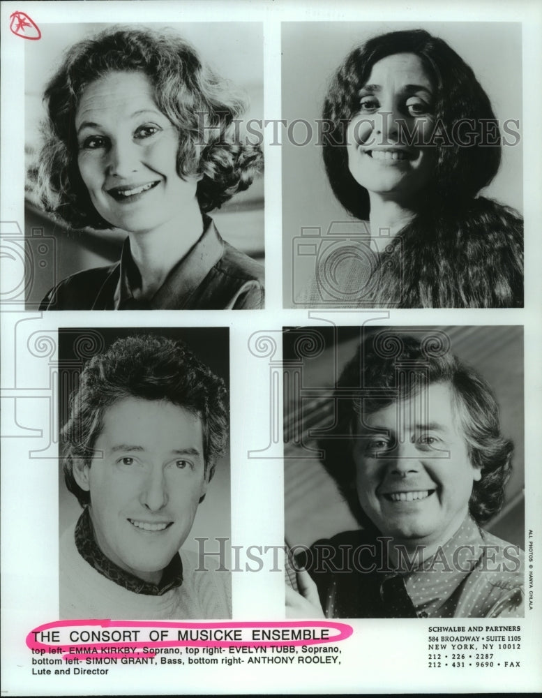 1995 Press Photo Members of The Consort of Musicke Ensemble pose for portraits- Historic Images