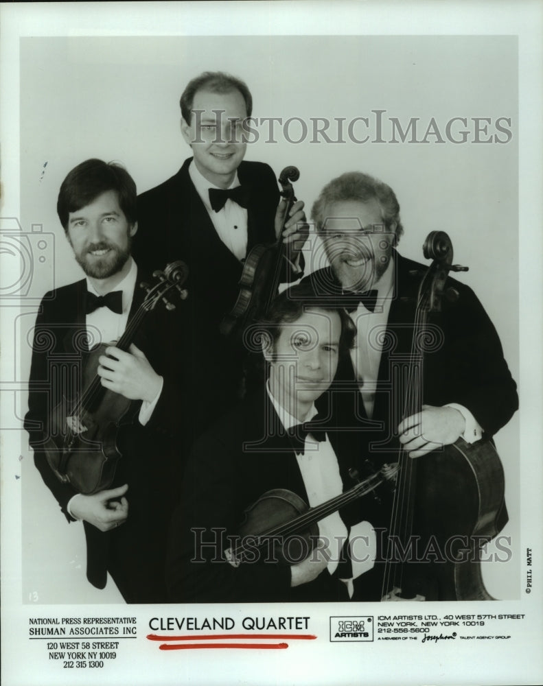 1990 Press Photo Members of the music group Cleveland Quartet with instruments- Historic Images