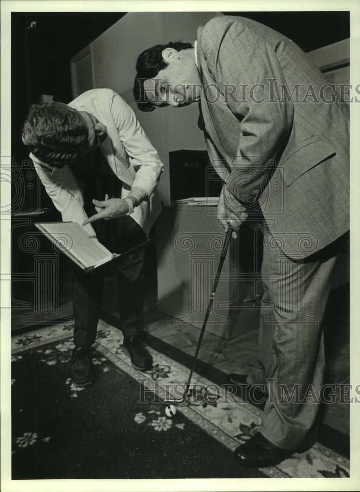 1988 Press Photo Mark Albright and Steve Garfinkel act in Houston play- Historic Images