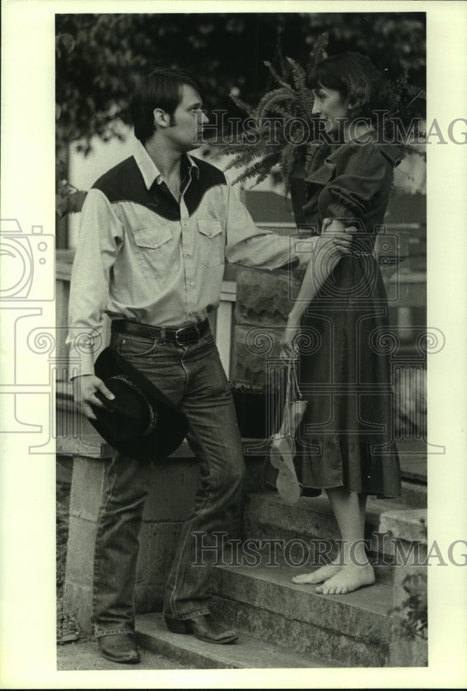 1986 Press Photo Timoth Hanson and Catherine Hallowell act in The Pony Ring- Historic Images