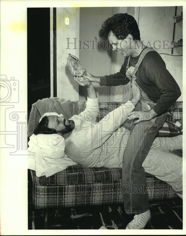 1986 Press Photo Steve Caporiccio and Bill O&#39;Rourke in &quot;Luna Vista&quot; Houston play- Historic Images