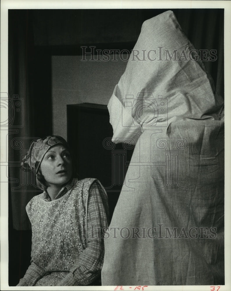 1977 Press Photo Vicki Shea, Charlotte Leffingwell from Comedy Workshop Houston.- Historic Images