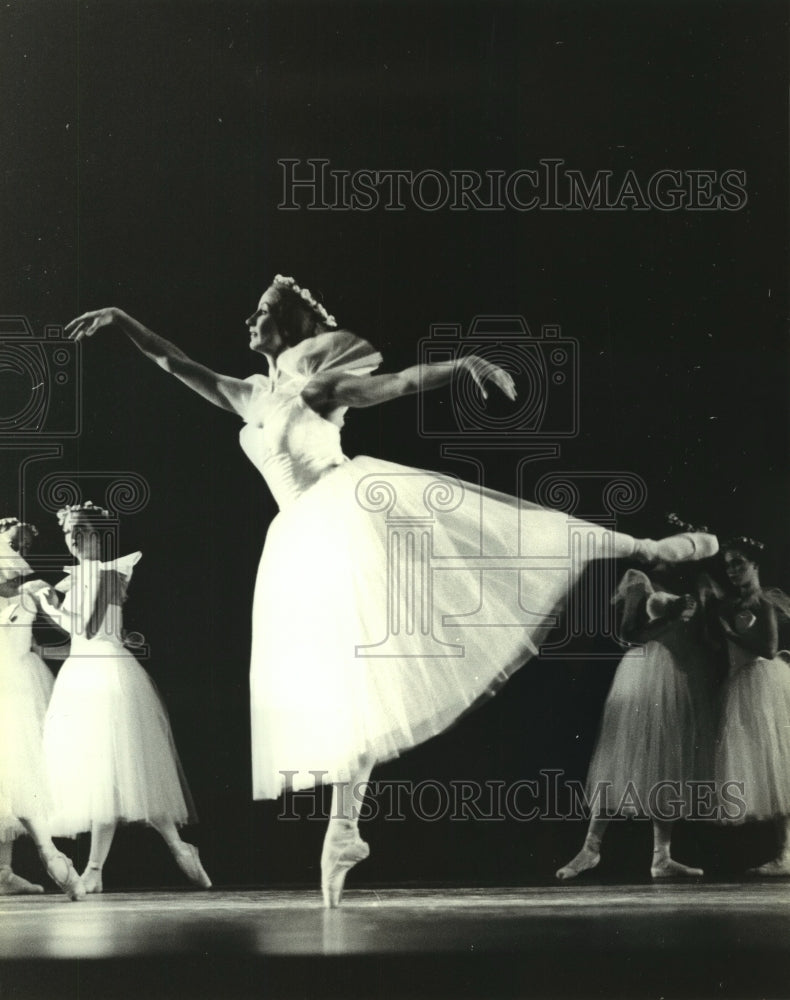 1982 Press Photo Barbara Lagault of the Greater Houston Civic Ballet performs- Historic Images