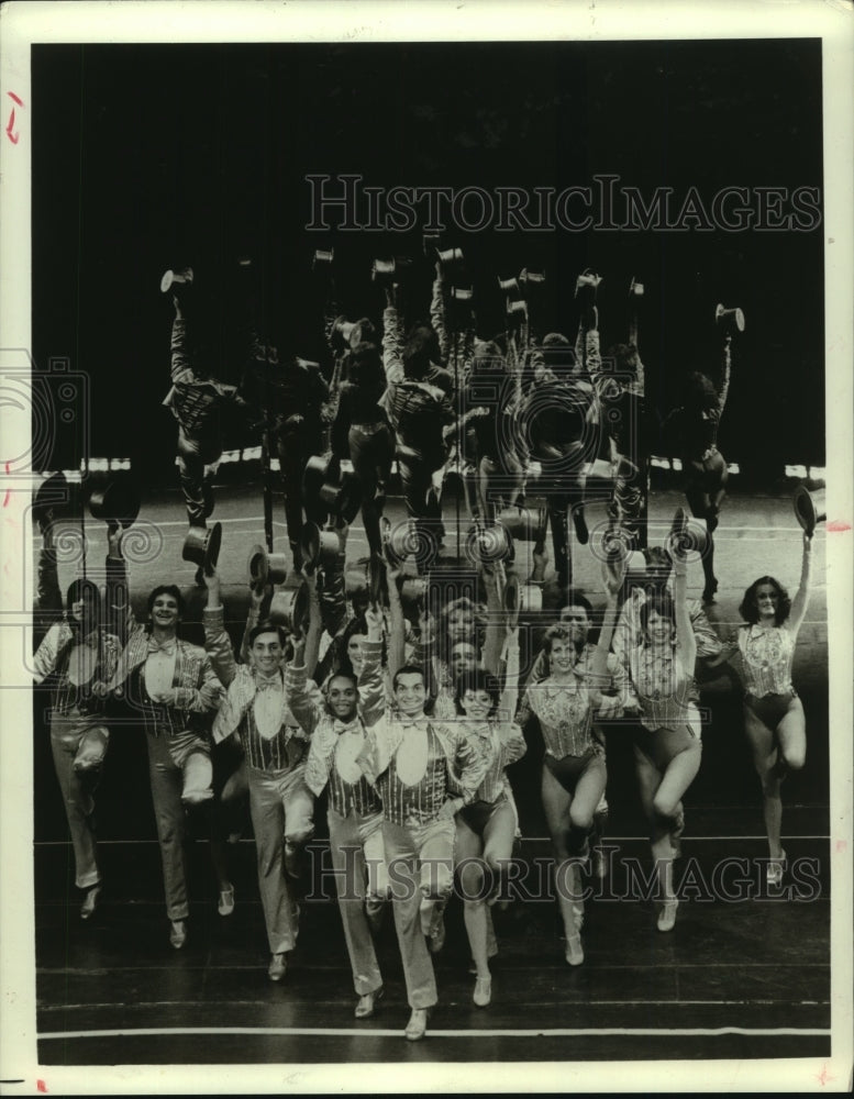 1985 Press Photo Cast members of Broadway&#39;s A Chorus Line musical play- Historic Images