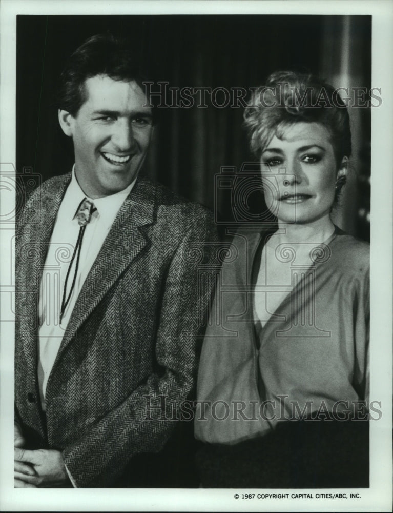 1987 Press Photo Cassie Yates and Duncan Gable act in &quot;Dynasty&quot; series- Historic Images