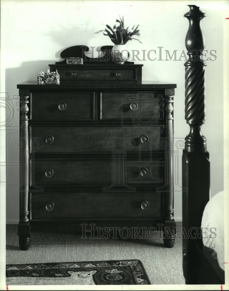 1990 Press Photo Tall maple-veneered dresser from Baker&#39;s Milling Road division- Historic Images