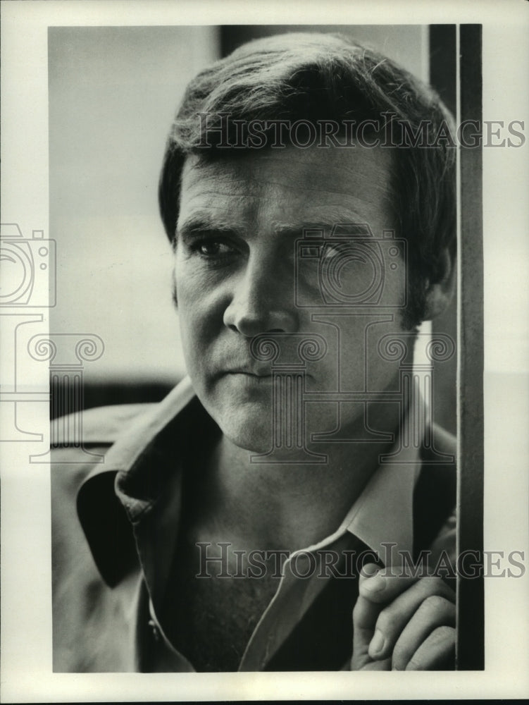 1981 Press Photo Lee Majors acts as a stunt man in &quot;The Fall Guy&quot; - hcp04312- Historic Images