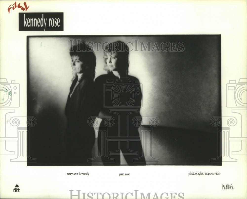 1990 Press Photo Members of the music group Kennedy Rose - hcp04584- Historic Images