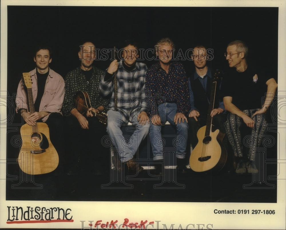 2000 Press Photo Members of the rock rock group Lindisfarne - hcp04872- Historic Images