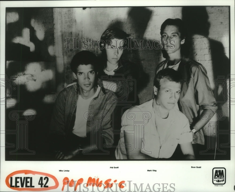 1984 Press Photo Members of pop music group &quot;Level 42&quot;. - hcp05631- Historic Images