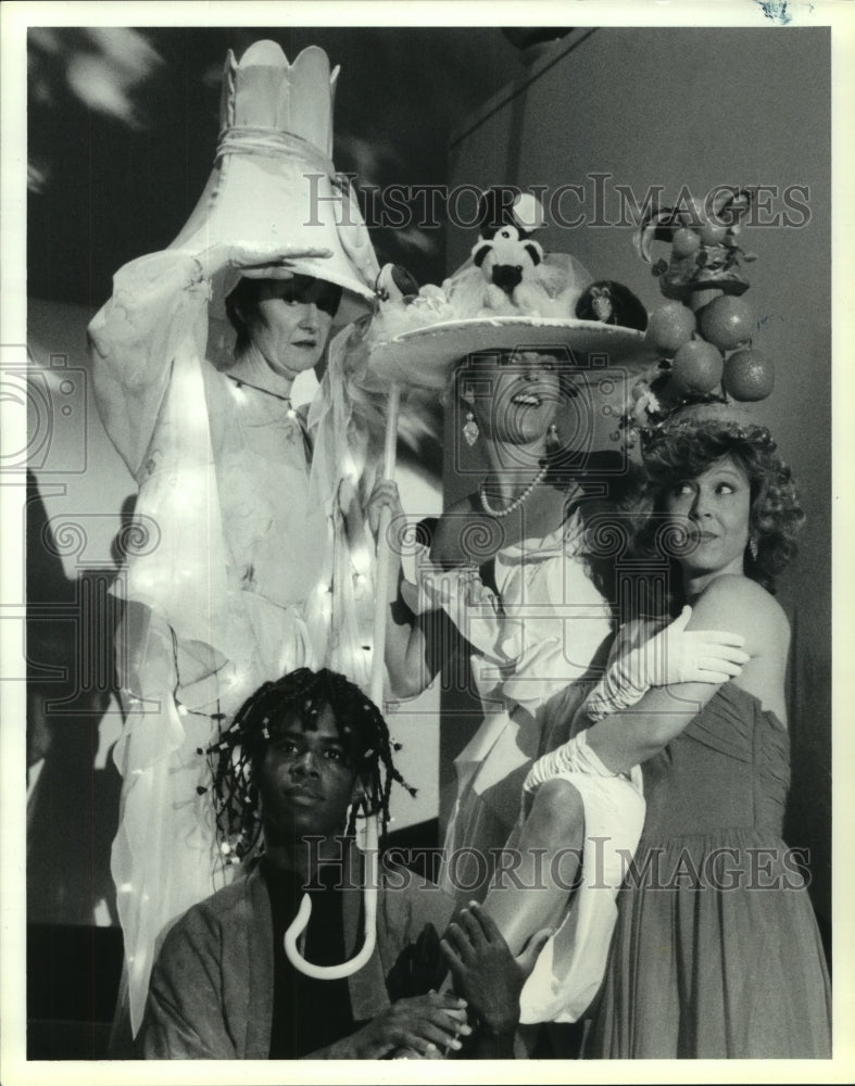 1990 Press Photo Members of the Chrysalis Dance Company production Green Pieces- Historic Images