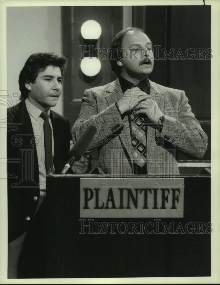 1986 Press Photo Dennis Franz & Michael Pasternak star in "Hill Street Blues".- Historic Images