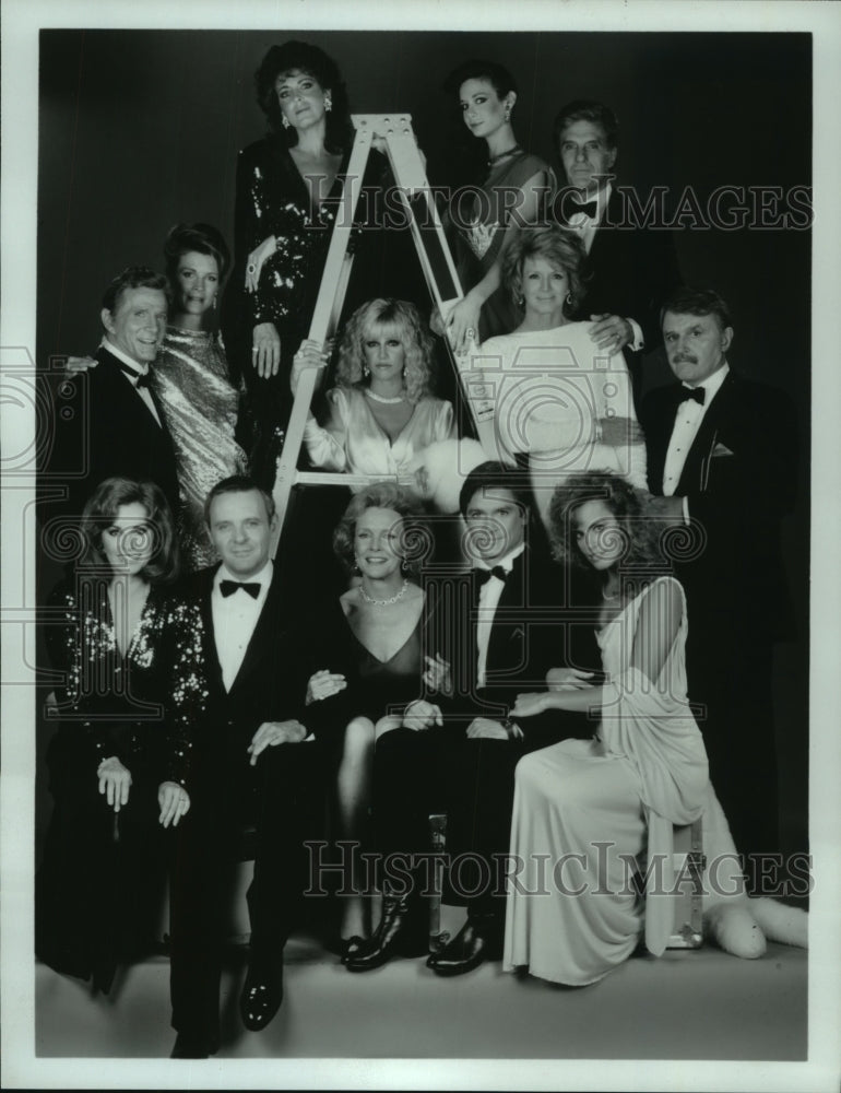 1985 Press Photo Members of the cast of the TV miniseries Hollywood Wines- Historic Images