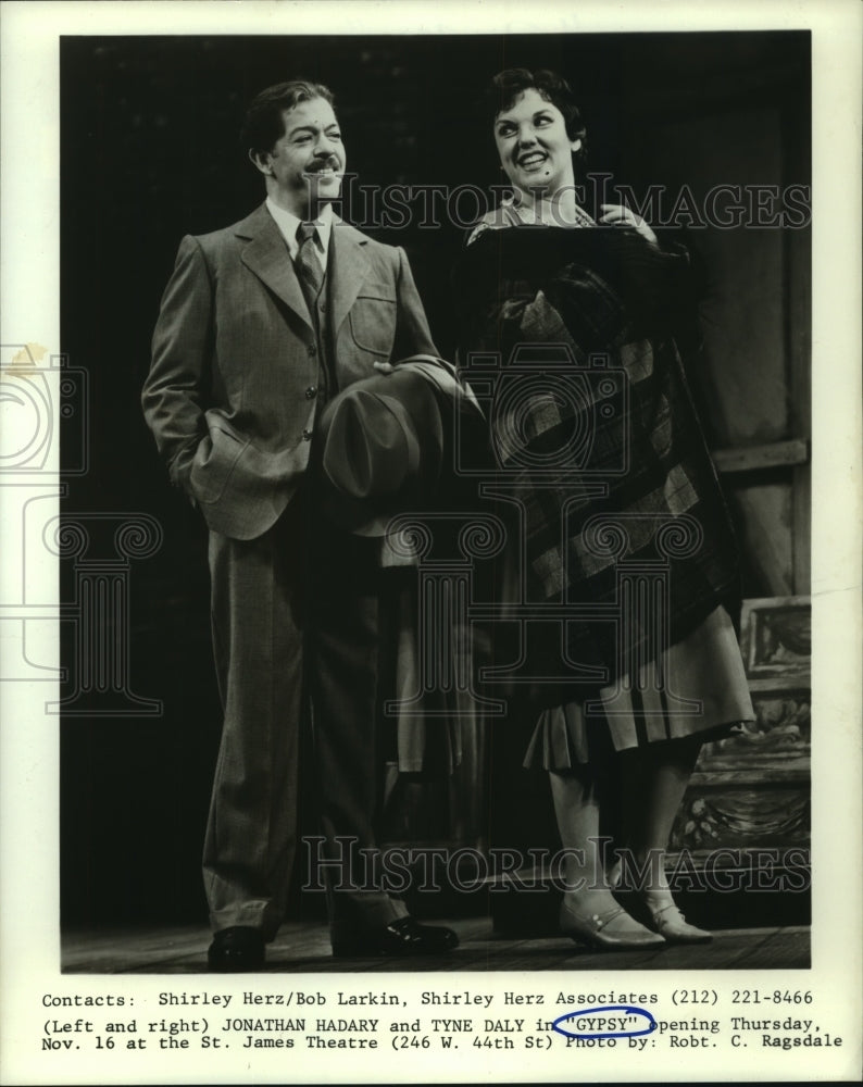 1990 Press Photo Jonathan Hadary and Tyne Daly act in &quot;Gypsy&quot; musical- Historic Images